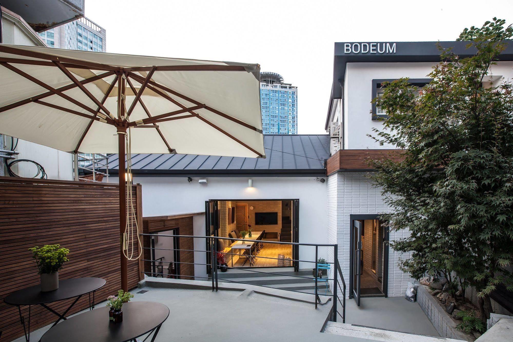 Bodeum Guesthouse Seoul Tower Exterior photo